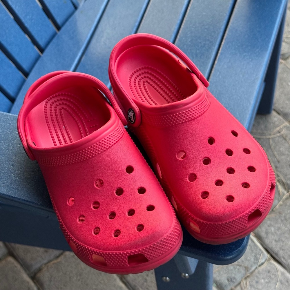 Crocs Kids Classic Clog Red Slip On Water Shoes Size J6 Youth